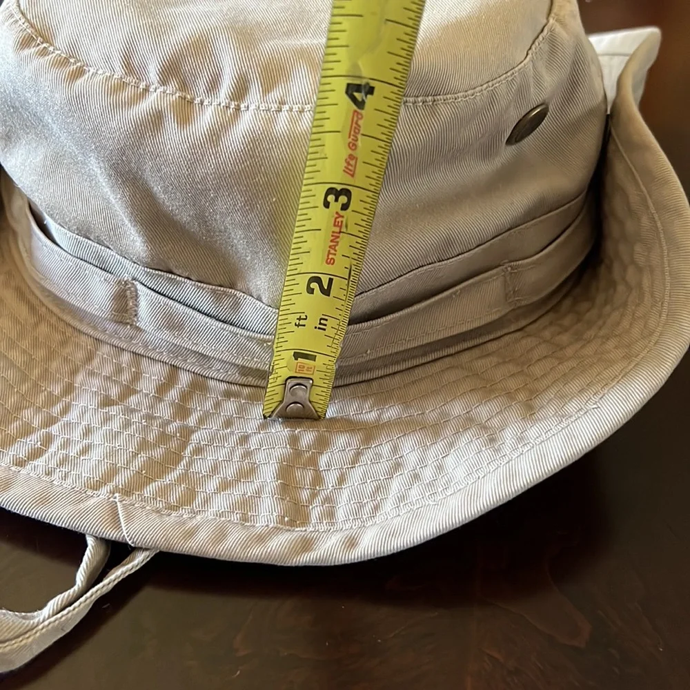 Bonnie Hat Men’s fabric khaki color side snaps and adjustable strap size small